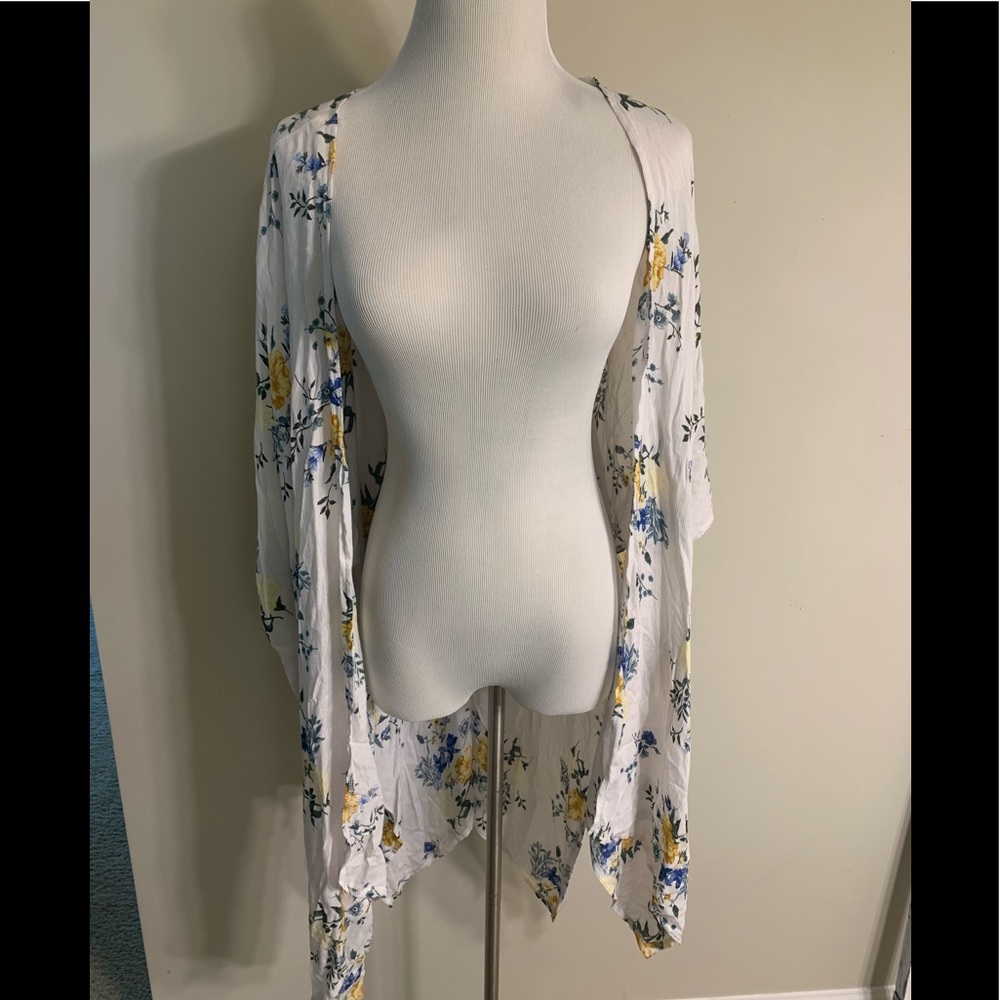 Altar’d State Floral Kimono